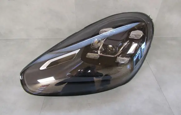 Porsche Cayenne (9Y0 9Y3) Headlight/headlamp 7P5941035K 1EX01174501 0117450100051082