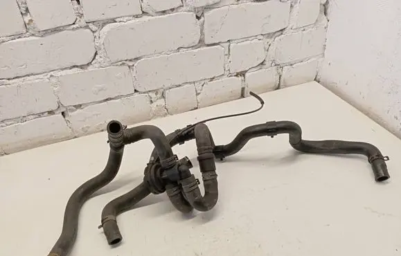 Volkswagen Transporter - Caravelle T5 Engine coolant pipe/hose 738000248