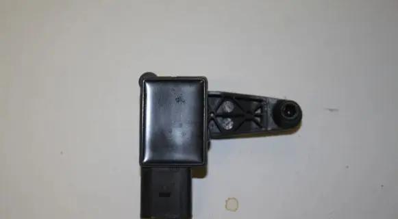 Rear air suspension level height sensor