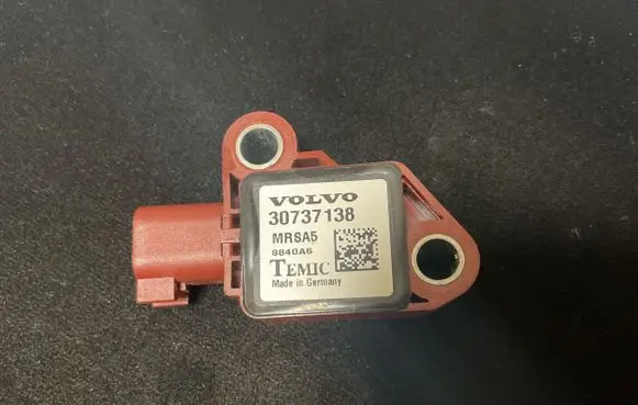 Volvo V70 Airbag deployment crash/impact sensor 30737138 8840A6 MRSA5