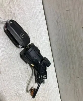 Opel Crossland X Ignition lock 9811802177