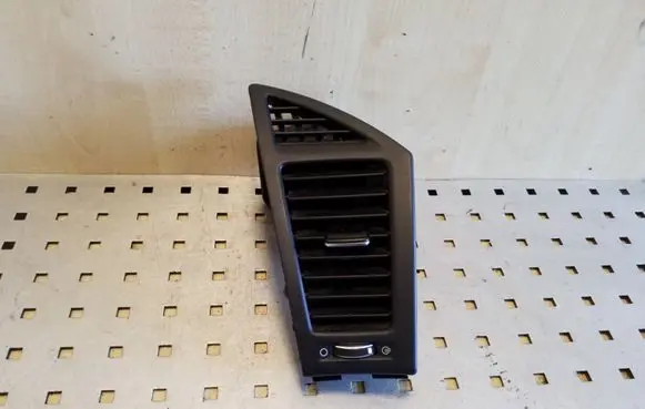 Hyundai i40 Dashboard side air vent grill/cover trim 3Z97490000
