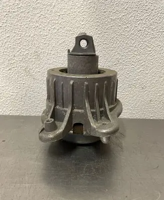 Mercedes-Benz S W222 Engine mount bracket A2222405017