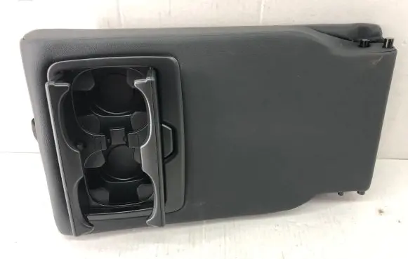 BMW 4 G22 G23 G24 G26 Rear seat armrest 
