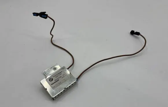 BMW Z4 E85 E86 Aerial antenna amplifier 4030026 FKPE85 24658710