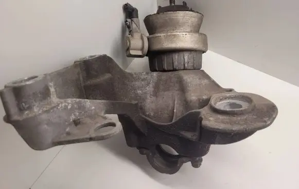 Audi A6 S6 C6 4F Engine mount bracket 4F01993790 060421124609 4F0199351E