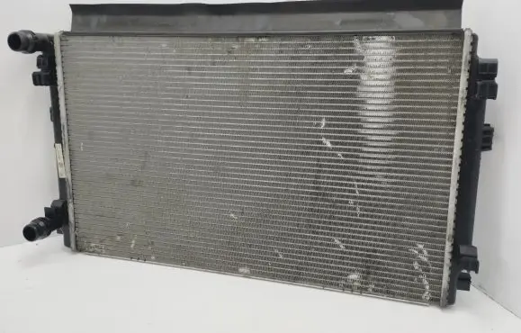 Volkswagen PASSAT B8 Coolant radiator 5Q0121251GD