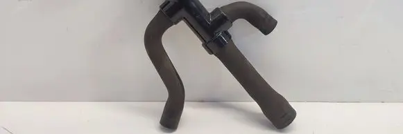 Engine coolant pipe/hose
