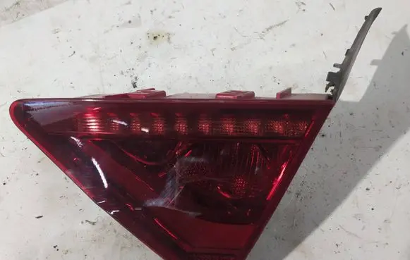 Audi A7 S7 4G Tailgate rear/tail lights 4G8945094