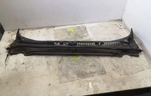 Ford Fusion II Wiper trim DS73F02216