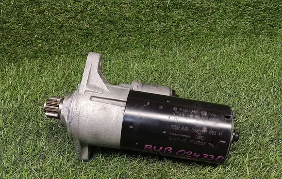 Volkswagen Touran I Starter motor 02E911023H 000112506