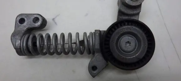 Volvo XC40 Timing belt tensioner 