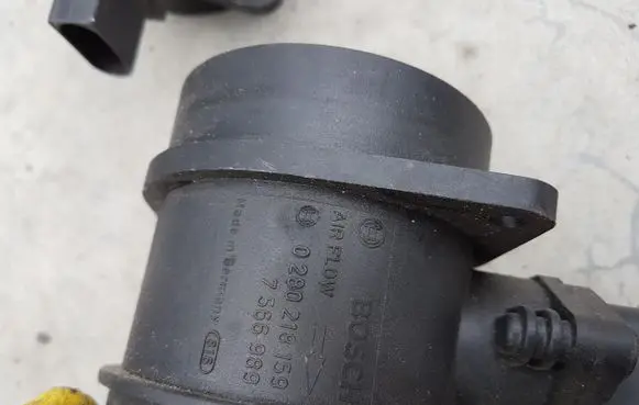 BMW 3 E90 E91 Mass air flow meter 7566989