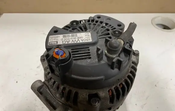 Audi A6 S6 C6 4F Generator/alternator 06E903016D 2543315A 706002434