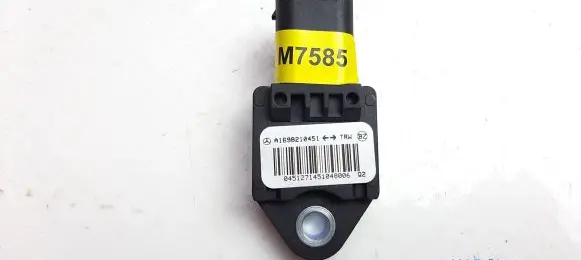 Mercedes-Benz B W245 Airbag deployment crash/impact sensor A1698210451 M7585