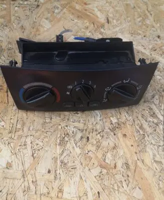 Mitsubishi Space Star Climate control unit MN140637