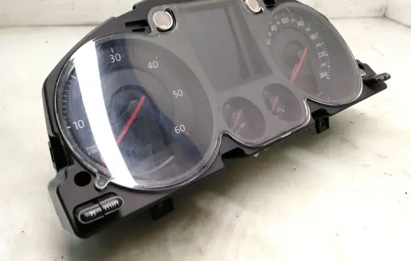 Volkswagen PASSAT B6 Speedometer (instrument cluster) 3C0920870QX