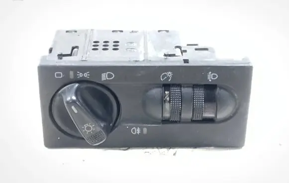 Volkswagen Golf IV Light switch 1H6941531N