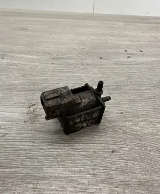 Vacuum valve