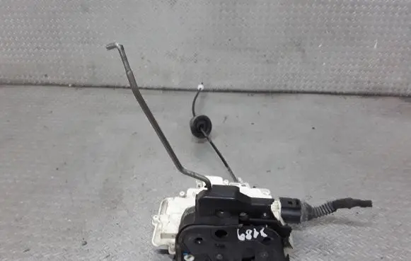 Audi A4 S4 B7 8E 8H Front door lock 8E1837016AA