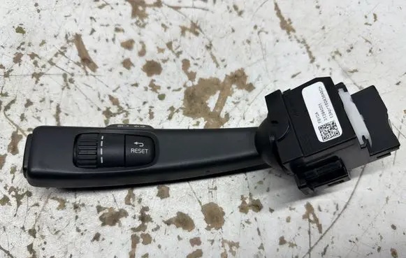 Volvo XC70 Indicator stalk 31394001
