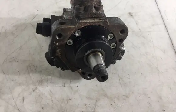 Iveco Daily 6th gen Fuel injection high pressure pump 5801940312