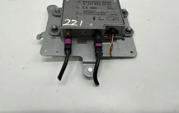 Mercedes-Benz S W221 Aerial antenna amplifier A2219055000