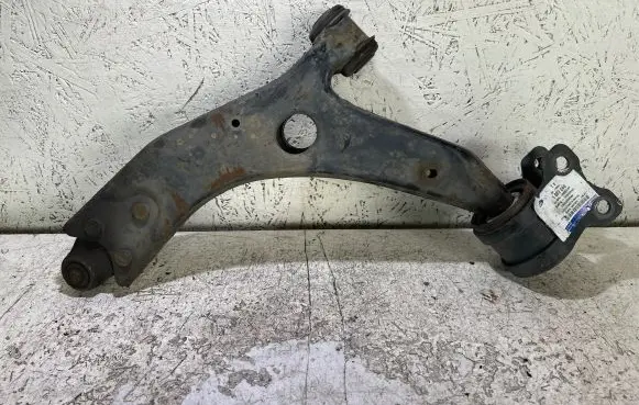 Ford Focus Front lower control arm/wishbone