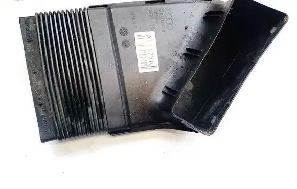 Audi A4 S4 B6 8E 8H Air intake hose/pipe 8E0129617
