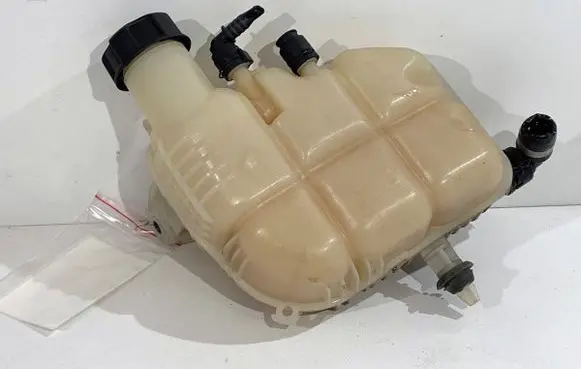 BMW 2 F44 Coolant expansion tank/reservoir 8687503