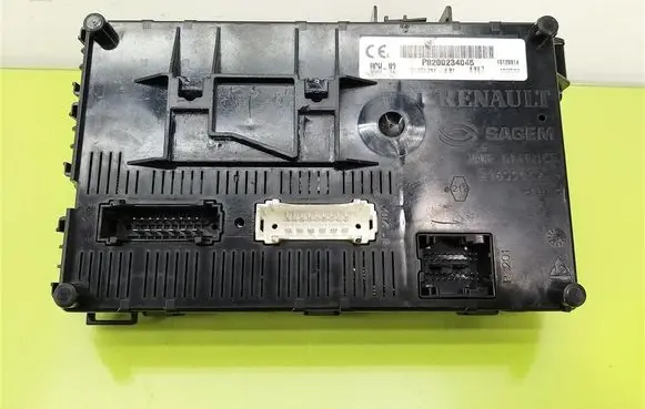 Renault Clio II Comfort/convenience module P8200234045