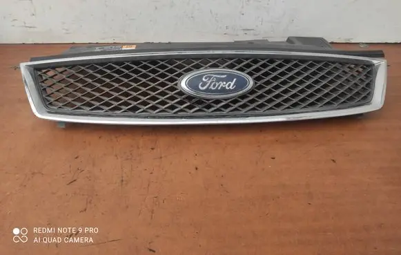 Ford Focus C-MAX Front grill 3M51R8B271AD