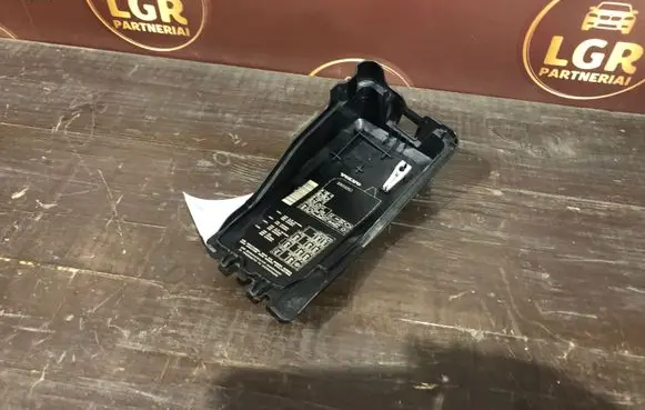 Volvo XC60 Fuse box cover 30659262