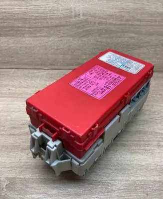 Mitsubishi Outlander Fuse module MR530918 208041402