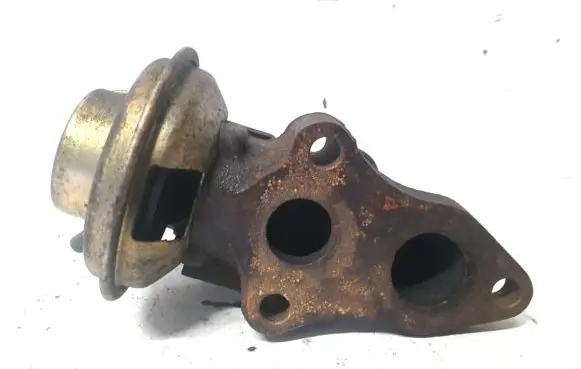 Toyota Corolla E120 E130 EGR valve 25800-27040