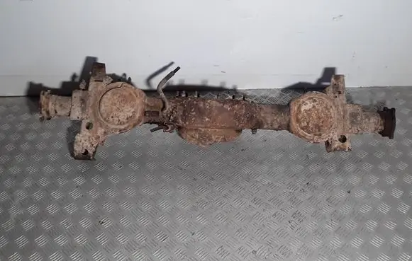 Mitsubishi Pajero Rear axle beam with reductor 