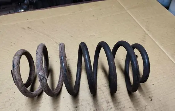 Jeep Grand Cherokee (WJ) Rear coil spring