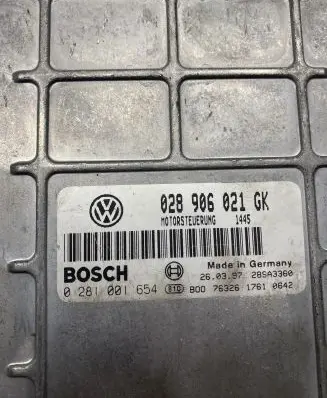 Volkswagen PASSAT B7 USA Engine control unit/module 028906021