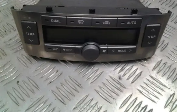 Toyota Avensis T250 Climate control unit 5590005280 MB1465704443