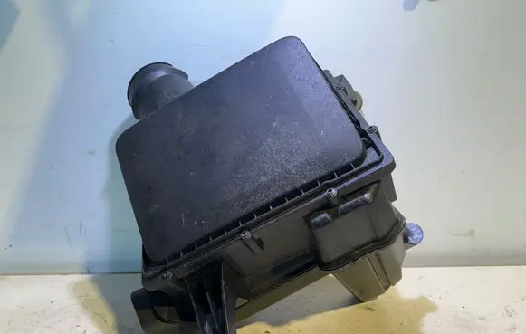 Volvo XC40 Air filter box P32146441