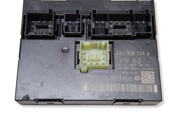 Volkswagen PASSAT B7 Comfort/convenience module 3AA959799A