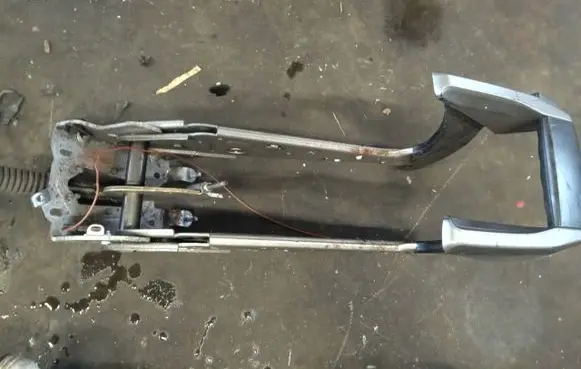 Opel Zafira B Hand brake release handle 13237304