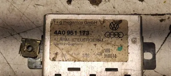 Audi A6 S6 C5 4B Alarm control unit/module 4A0951173 960014