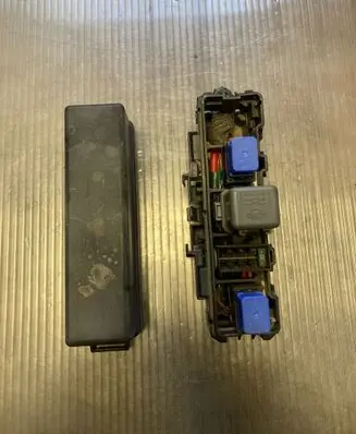 Nissan X-Trail T31 Fuse box set JG70A