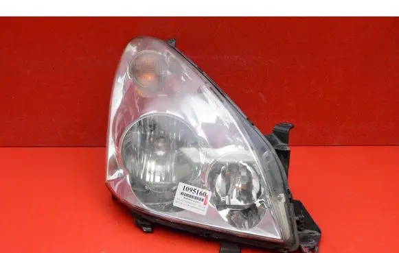 Toyota Corolla Verso E121 Headlight/headlamp 0F03