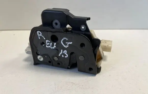Audi A3 S3 8P Rear door lock 4F0839016