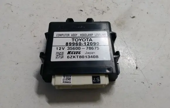 Toyota Auris 150 Light module LCM 8996012090 3560078675