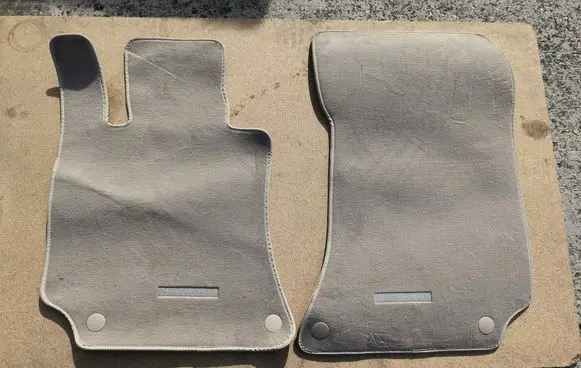 Mercedes-Benz E W212 Front floor mat A2126804901 A2126804701