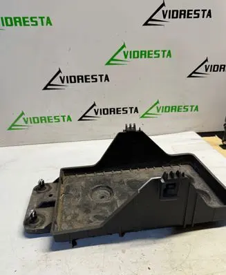 Battery tray