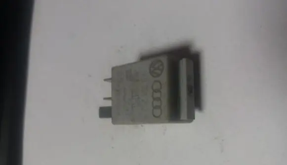 Audi A6 S6 C5 4B Other relay 1K0951253